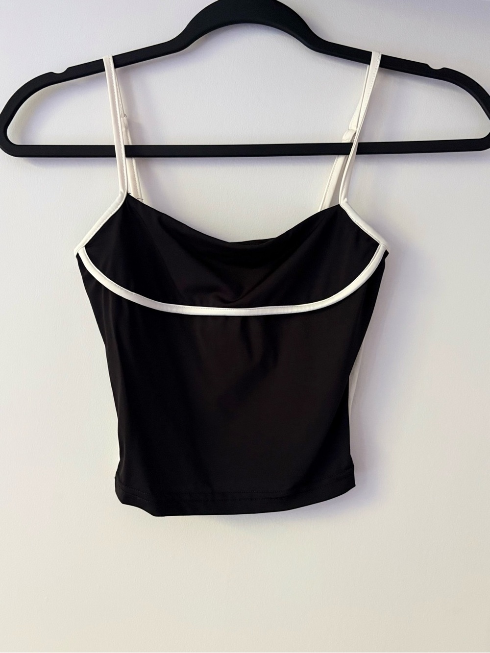 Princess Polly Black Cami Top With White Contrast Detail - Size 0 - Y2K